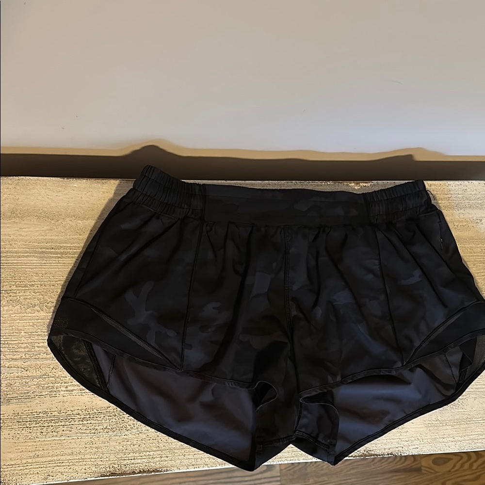 Lululemon Athletica Black Athletic Shorts Lightweight Moisture-Wicking